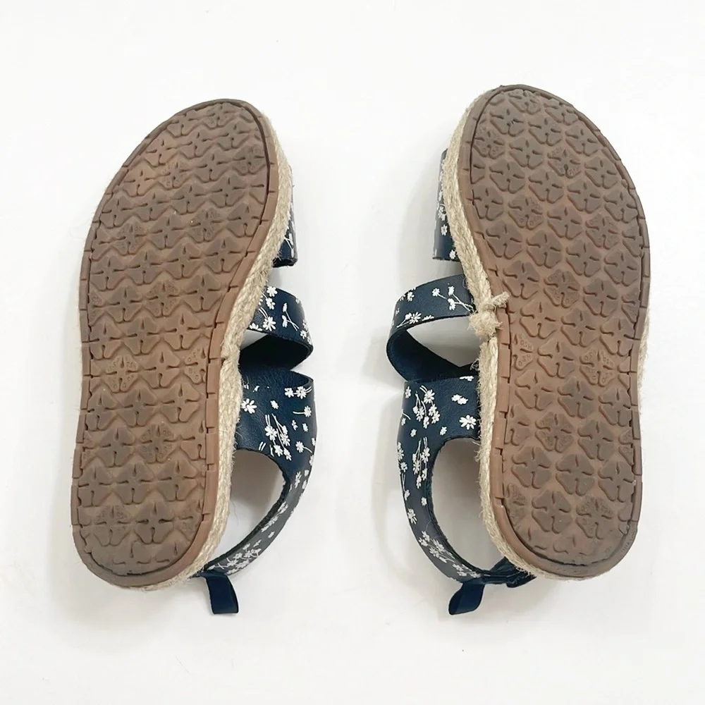 OshKosh B'gosh toddler girls dark blue floral print espadrille sandals